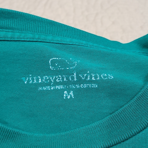 Vineyard Vines pocket longsleeve size M - Picture 3 of 3